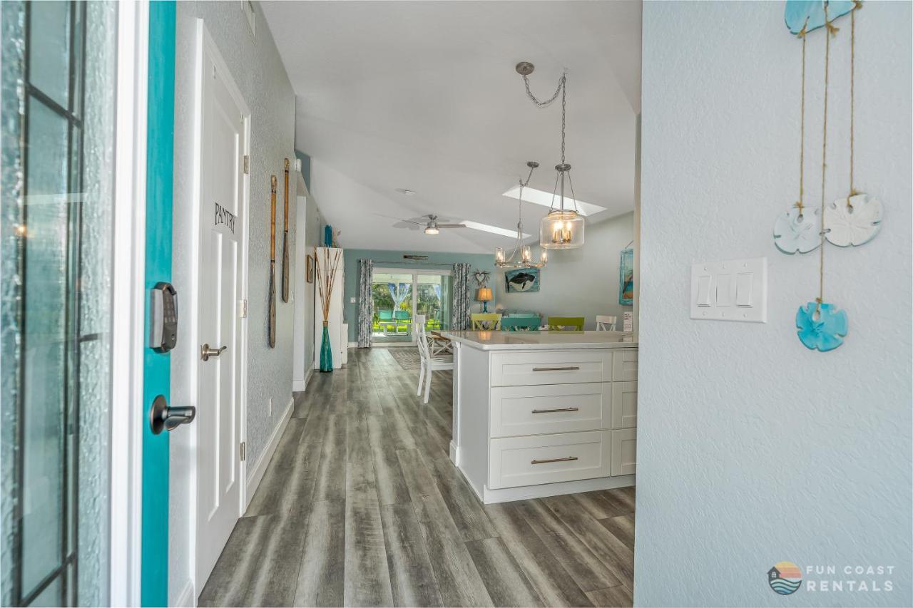 Dog Friendly Home Wprivate Fenced Yard, Garage & Fire Pit Steps To The Beach! 뉴스머나비치 외부 사진
