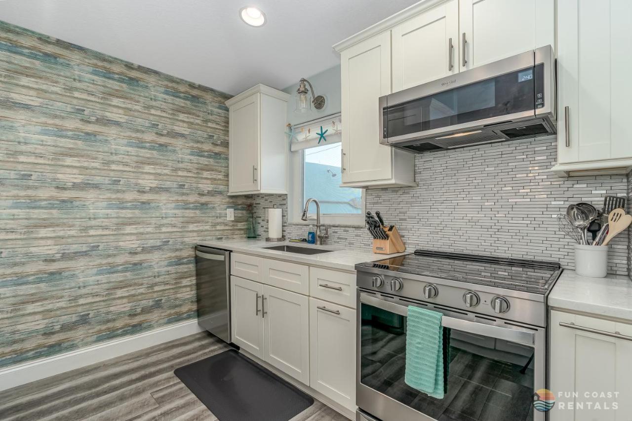 Dog Friendly Home Wprivate Fenced Yard, Garage & Fire Pit Steps To The Beach! 뉴스머나비치 외부 사진